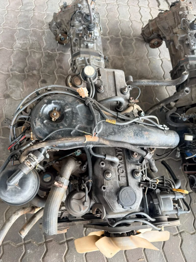 Toyota Hilux 1981 2000 Engine Code 22r cod 22R
