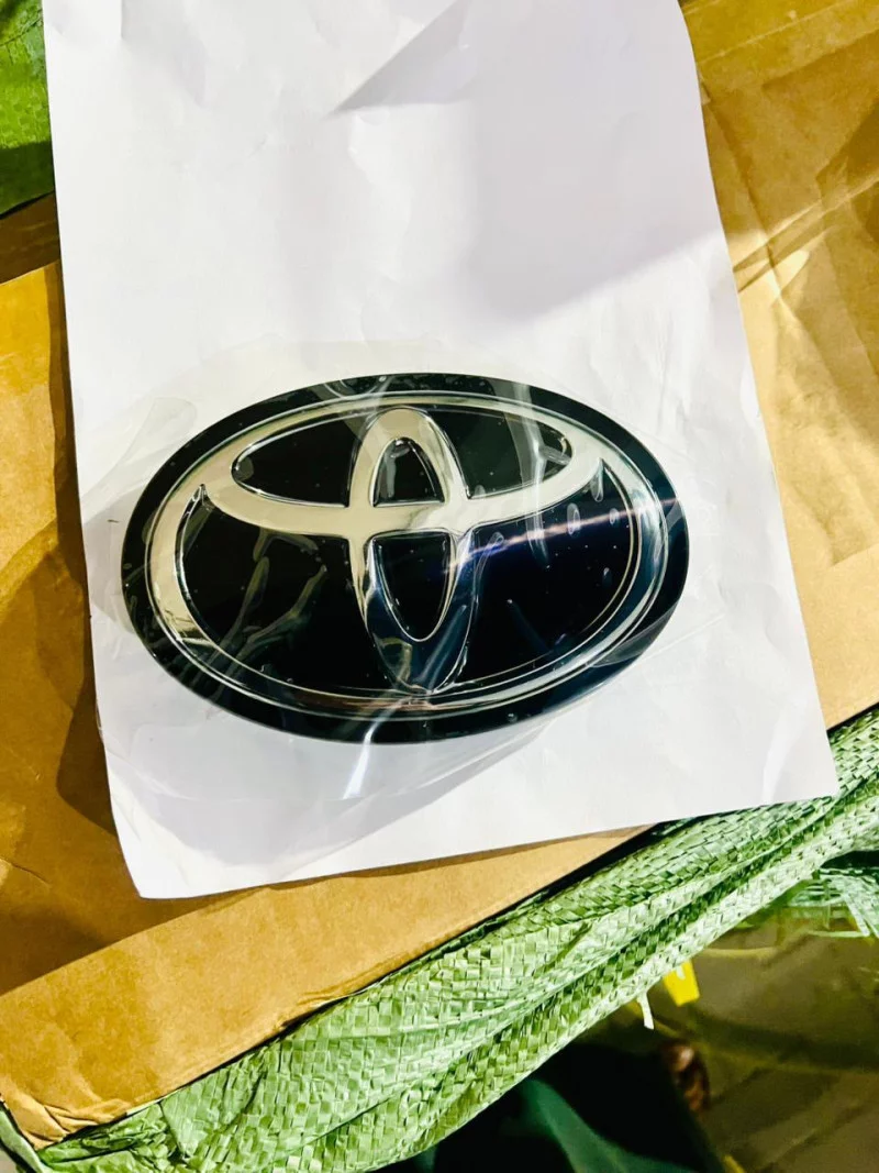 Grill Logo Toyota Camry 2017 2025