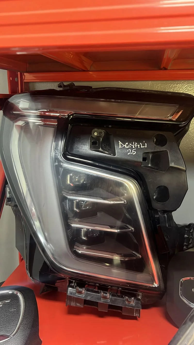 Led Headlight (left) For Gmc Yukon / Yukon Xl 2021 2024