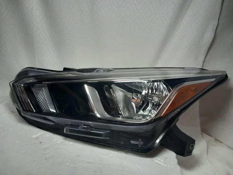 Left Headlight For Nissan Sunny 2020 Auto spare parts in Al Sajaa Industrial Area, Sharjah