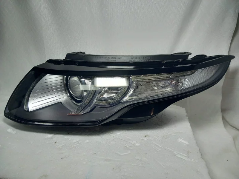 Left Headlight For Range Rover Evoque Xenon 2015 Auto spare parts in Al Sajaa Industrial Area, Sharjah