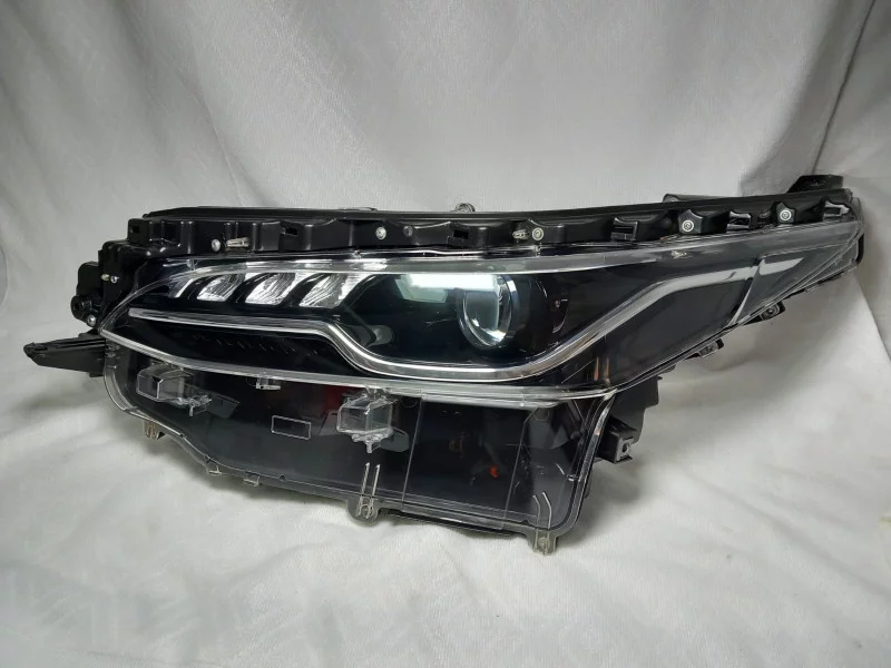 Left Headlight For Toyota Fortuner Xenon 2022