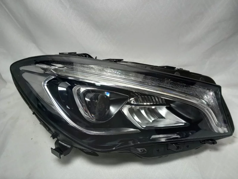Right Headlight For Mercedes Cla Class C117 2016 Auto spare parts in Al Sajaa Industrial Area, Sharjah