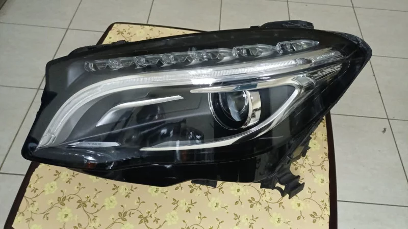 Led Headlight (left) For Mercedes Benz Gla 2017 2020 cod A1569061700