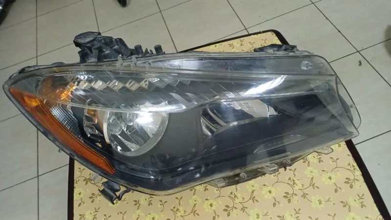 Headlight (right) For Mercedes Benz Cla 2013 2016 cod A1178200861 Auto spare parts in Al Sajaa Industrial Area, Sharjah
