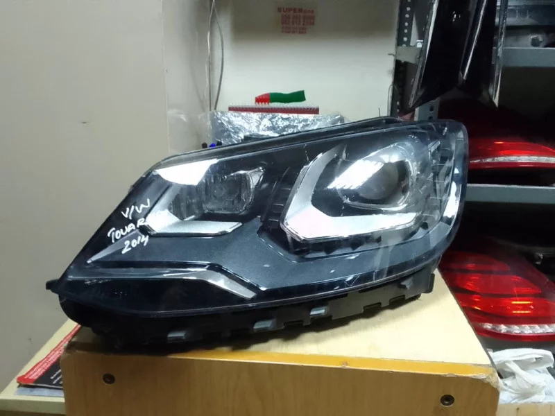 Left Front Headlight Assembly (led/projector) For Vw Touran 2014