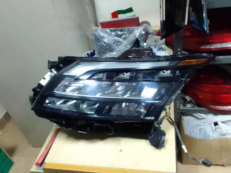 Headlight Nissan Pathfinder Facelift R52 2022 2025 in Al Sajaa Industrial Area, Sharjah Dismantles