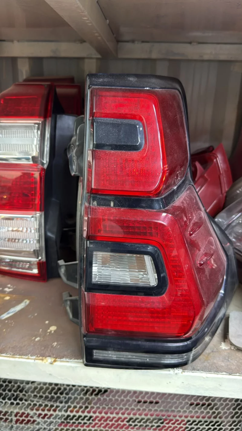 Land Cruiser Taillights 