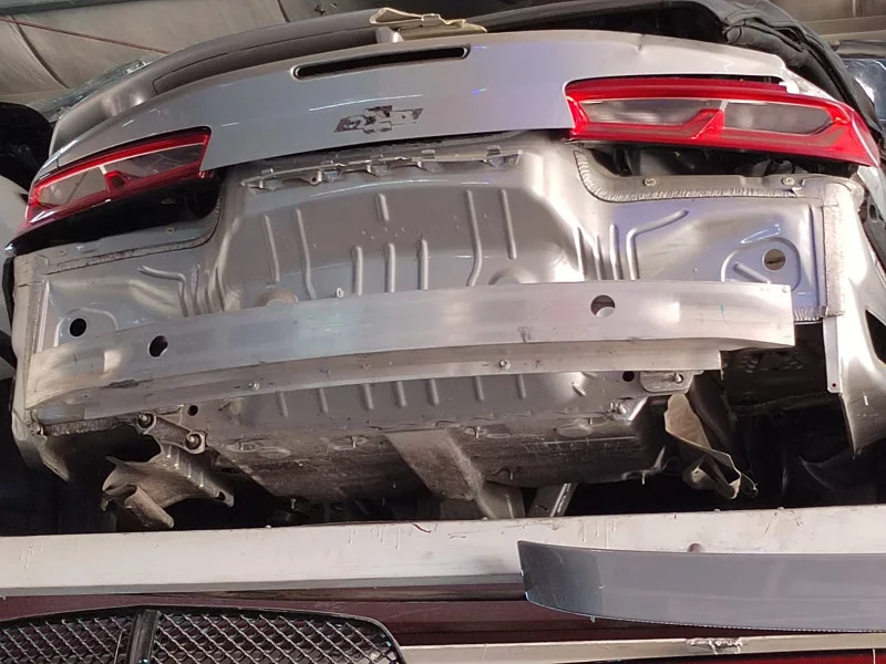 Chevrolet Camaro 6th Gen Silver Rear Cut Body 2016 2018