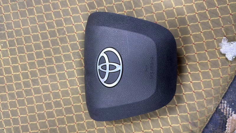 Camry 2025 Airbag in Sharjah Industrial Area 2, Sharjah Dismantles