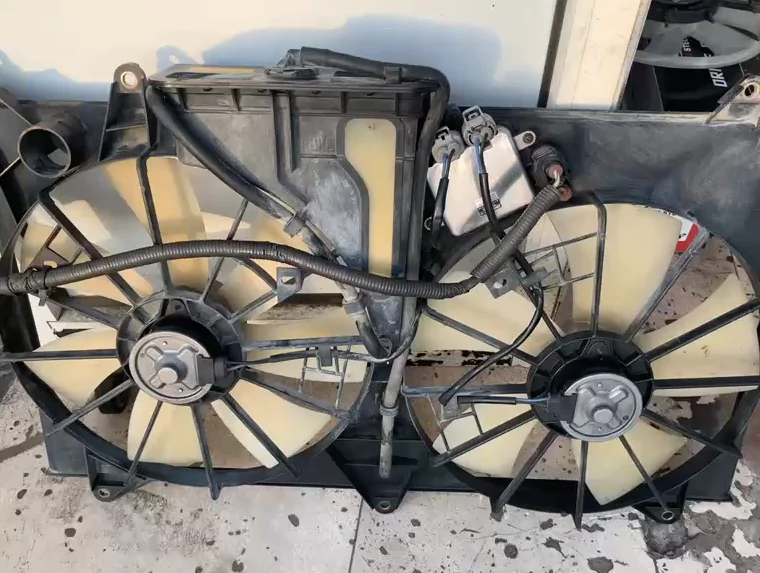 Electric Cooling Fan Assembly For Lexus Ls430 2001+