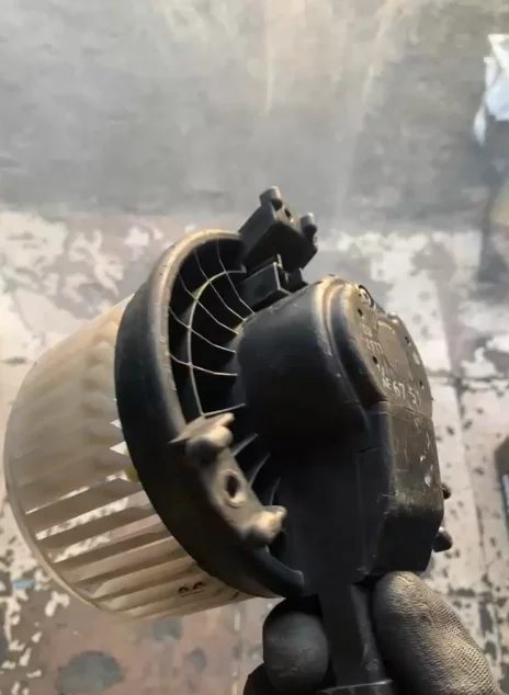 Heater Blower For Nissan Qashqai X Trail Pathfinder & More 2005+ in Mussafah Industrial Area M7, Abu Dhabi Dismantles