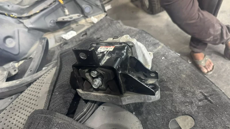 Hyundai Elantra Hydraulic Engine Mount 2017 2020 in Sharjah Industrial Area 6, Sharjah Dismantles