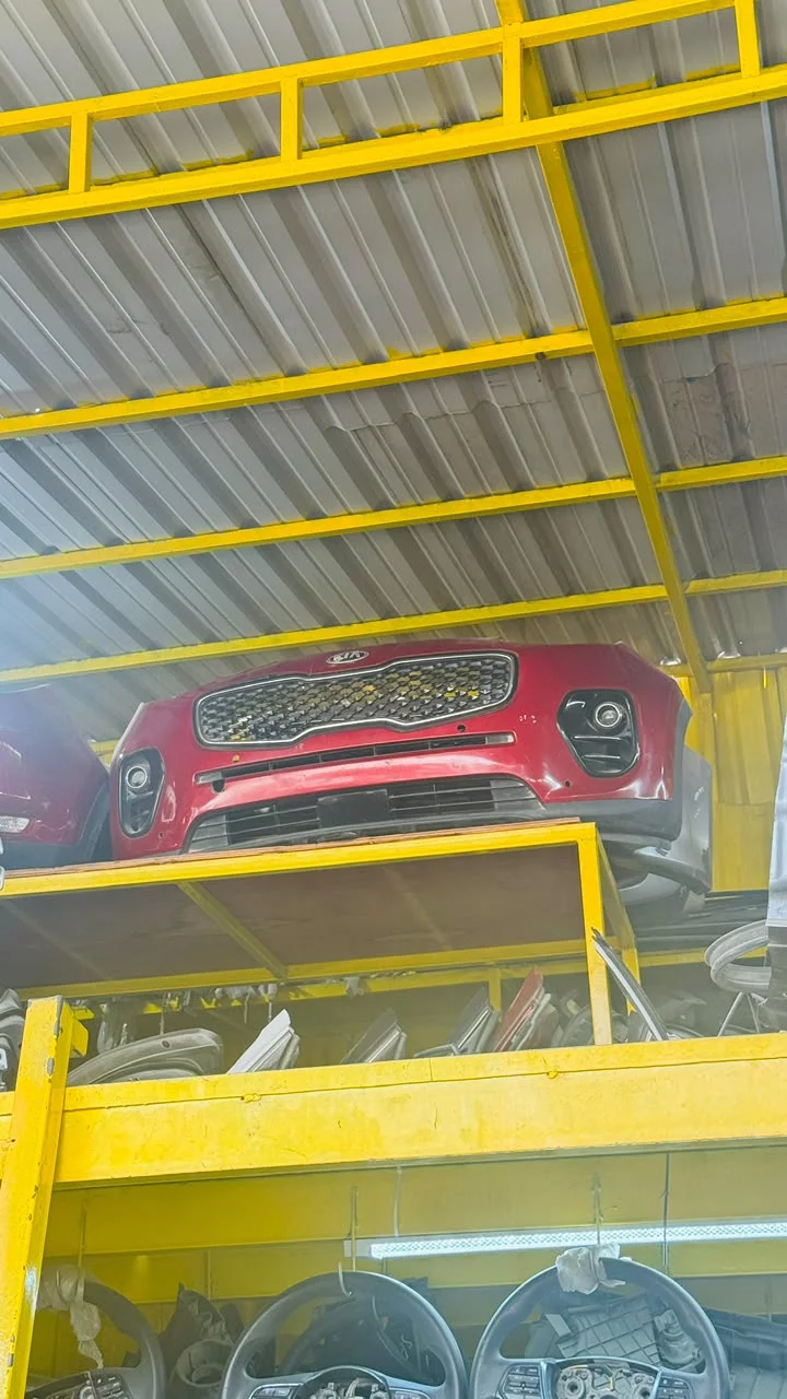 Kia Sportage Complete Front Bumper 2016 2018 in Sharjah Industrial Area 6, Sharjah Dismantles
