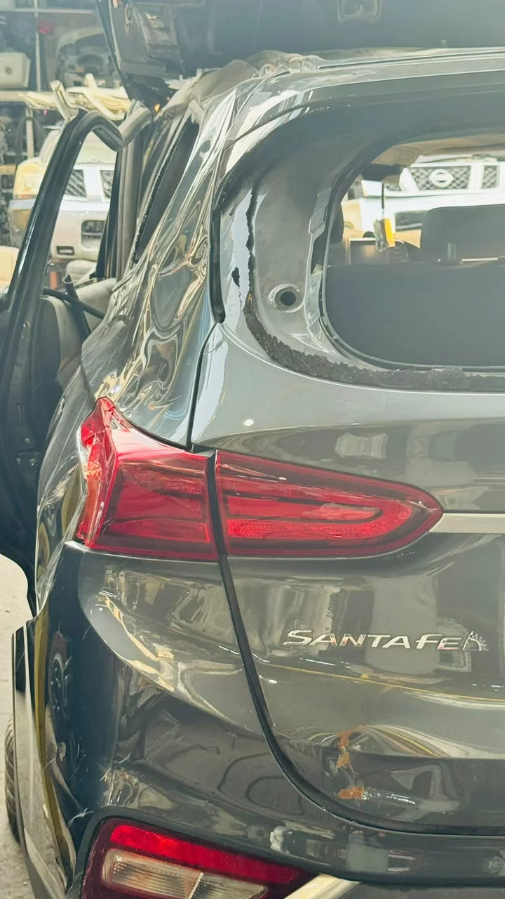 Hyundai Santa Fe Tail Light 2018 2020 in Sharjah Industrial Area 6, Sharjah Dismantles