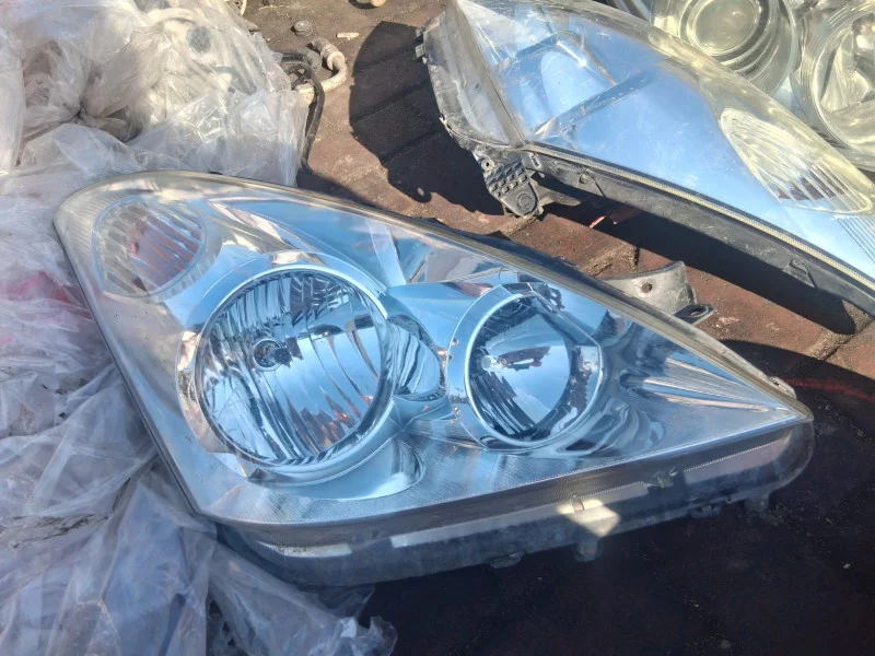 Toyota Wish Right Headlight 2005 2009
