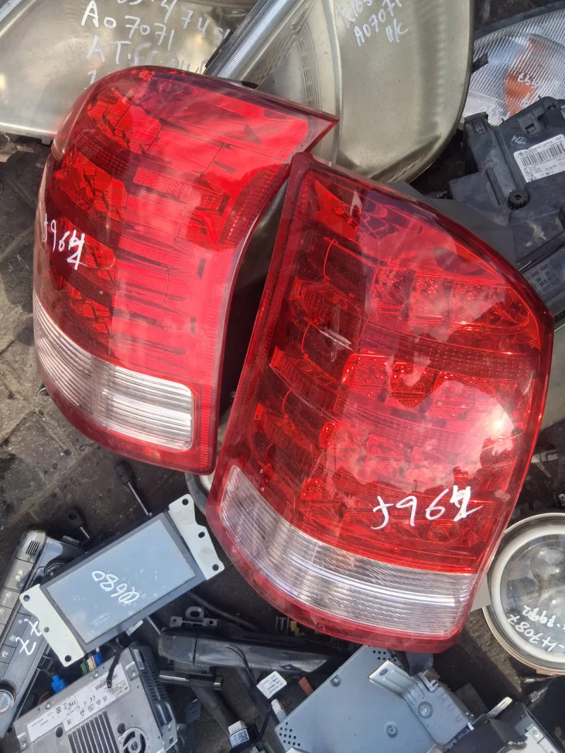 Toyota Wish Outer Rear Tail Lights 2003 2005