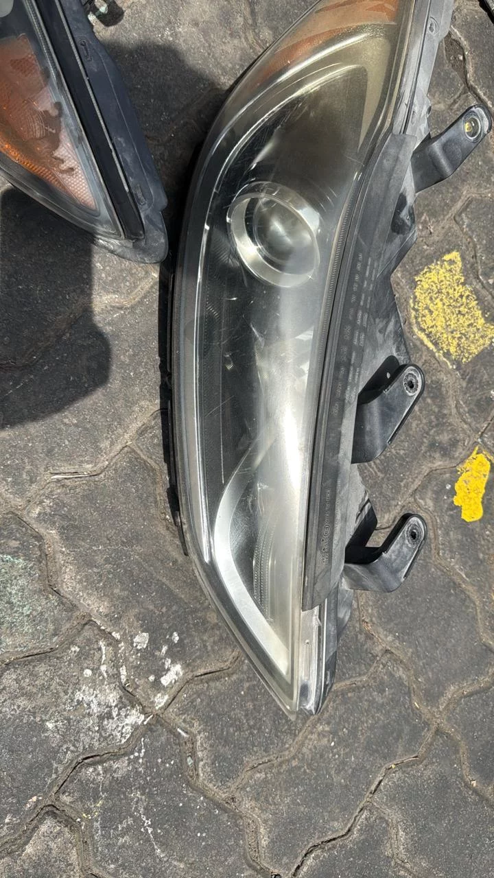 Hyundai Elantra Right Headlight 2016 2018