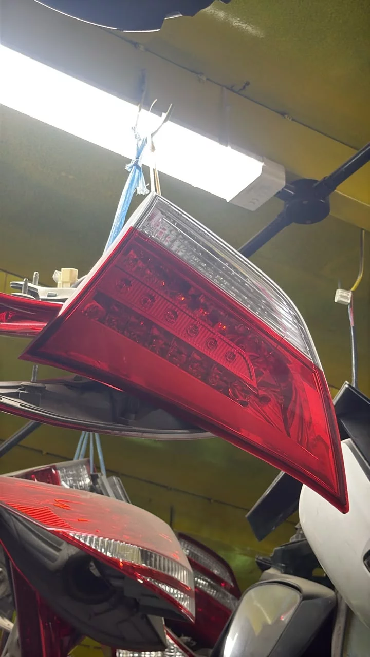 Toyota Sienna Left Inner Tail Light 2011 2014 in Sharjah Industrial Area 6, Sharjah Dismantles