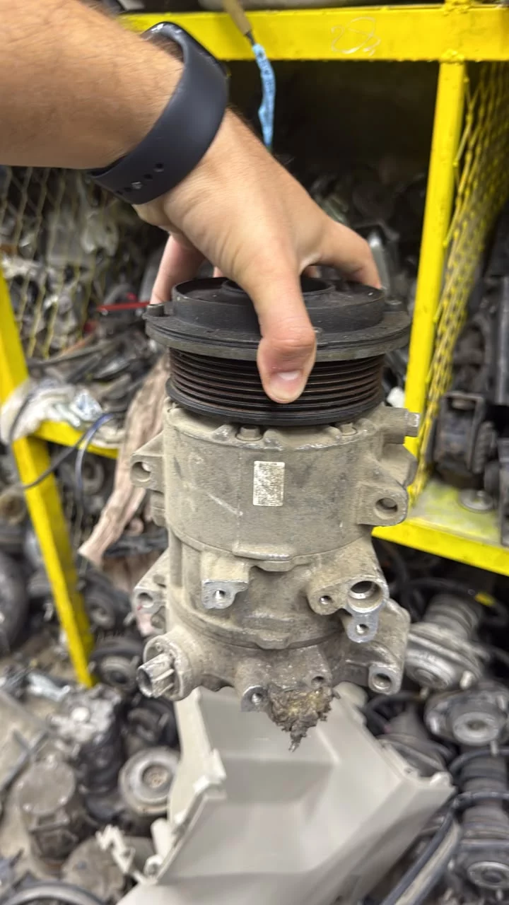 Toyota Sienna Denso 6seu16c A/c Compressor 2011 2016 cod 6SEU16C in Sharjah Industrial Area 6, Sharjah Dismantles