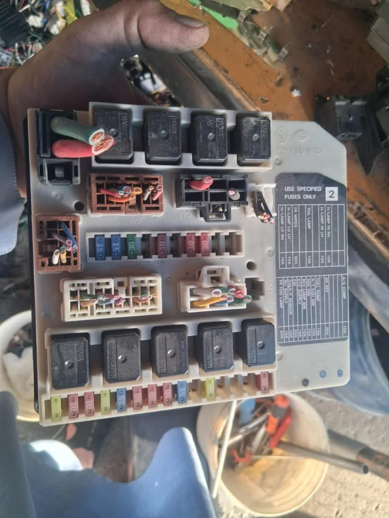 Nissan Tiida Livina Engine Bay Fuse Relay Box 2004 2013