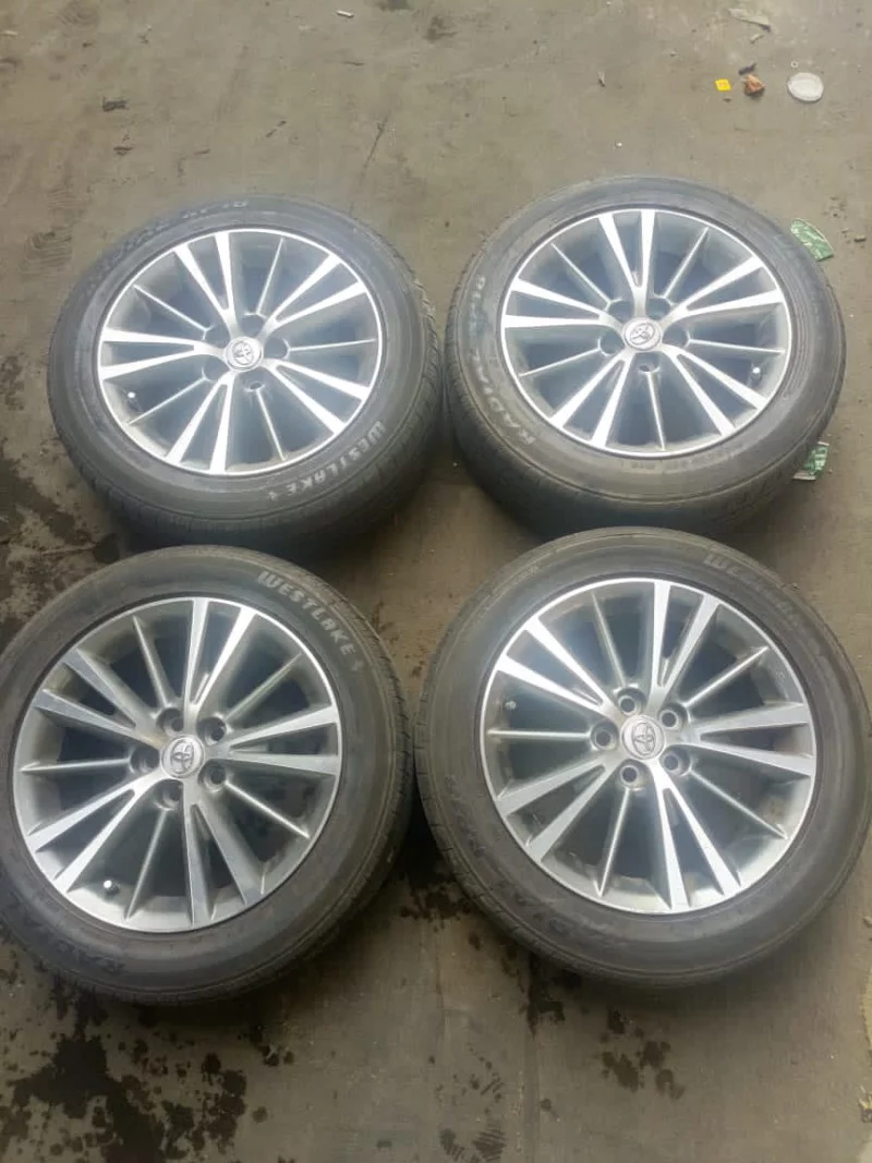 2014 2019 Toyota Corolla Xei Altis Xrs Wheels With Tyres