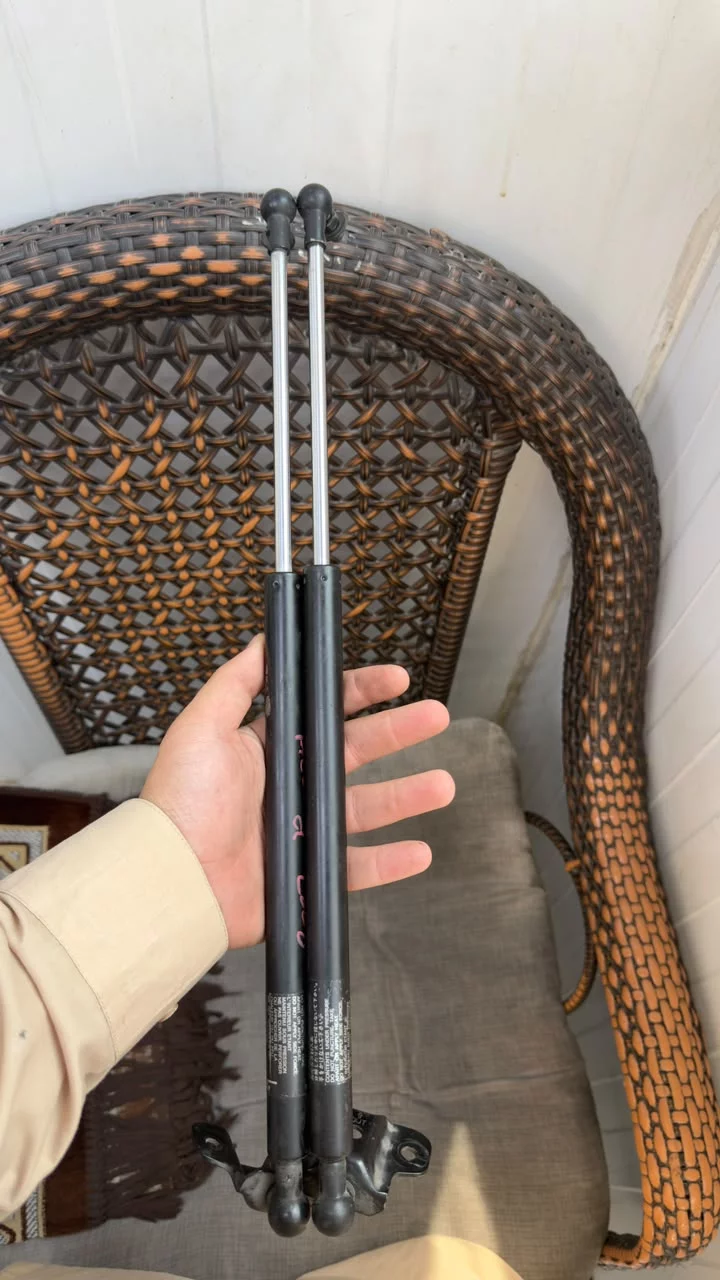 2011 2015 Kia Sorento Tailgate Gas Struts
