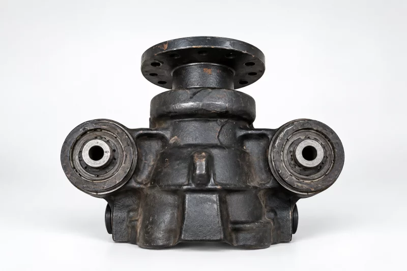 Genuine Rear Differential Complete Assembly Nissan Frontier 2005 2015 Auto spare parts in Al Qusais Industrial Area 5, Dubai