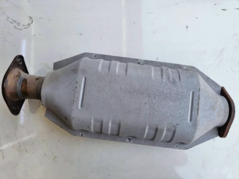 Exhaust Catalytic Converter For Mitsubishi Pajero V80 / V90 2007 2021