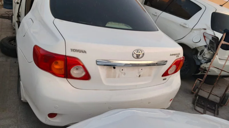 Toyota Corolla Le 2009 2013 White Complete Car For Parts