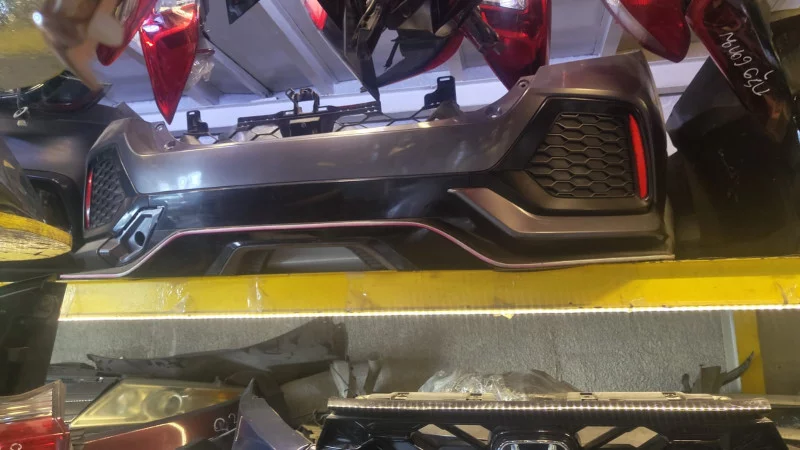Honda Civic Type R Rear Bumper 2017 2021 Sonic Gray Pearl Auto spare parts in Sharjah Industrial Area 6, Sharjah