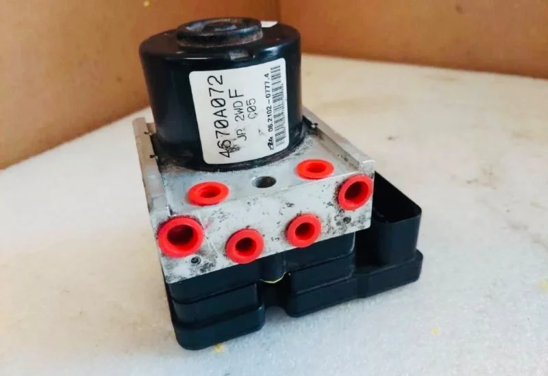 Mitsubishi Lancer Abs Pump Control Module 4670a072 2008 2009 cod 4670A072