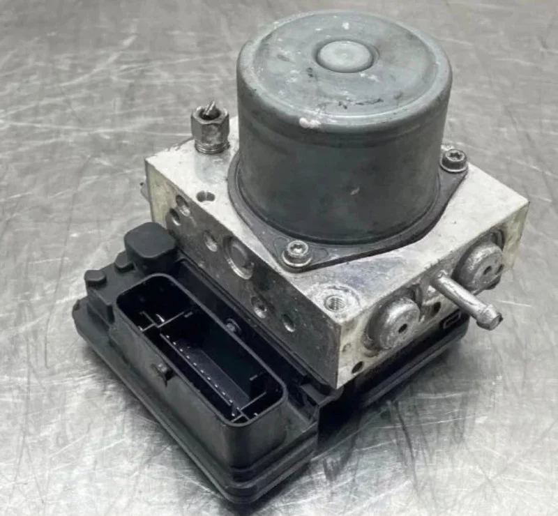 Nissan Kicks Abs Esc Pump Actuator Module W0409720 2020 cod W0409720