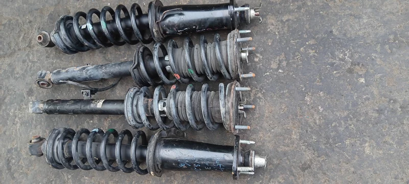 Lexus Gs 20062012 Electric Shock Absorbers Complete Set Con cod 48520-30100