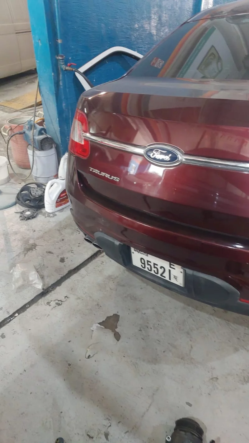 Ford Taurus 6th Gen Rear Bumper Non Facelift 2010 2012 in Sharjah Industrial Area 6, Sharjah Dismantles