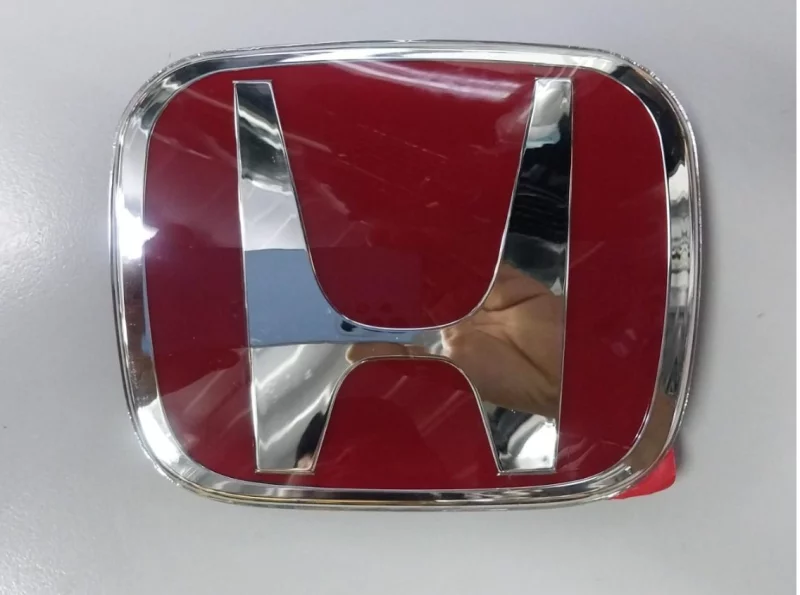 Front Grille Emblem Honda Civic 2016 2021 Auto spare parts in Sharjah Industrial Area 6, Sharjah