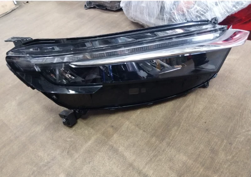 Headlight Honda Crv 2024 Auto spare parts in Sharjah Industrial Area 6, Sharjah