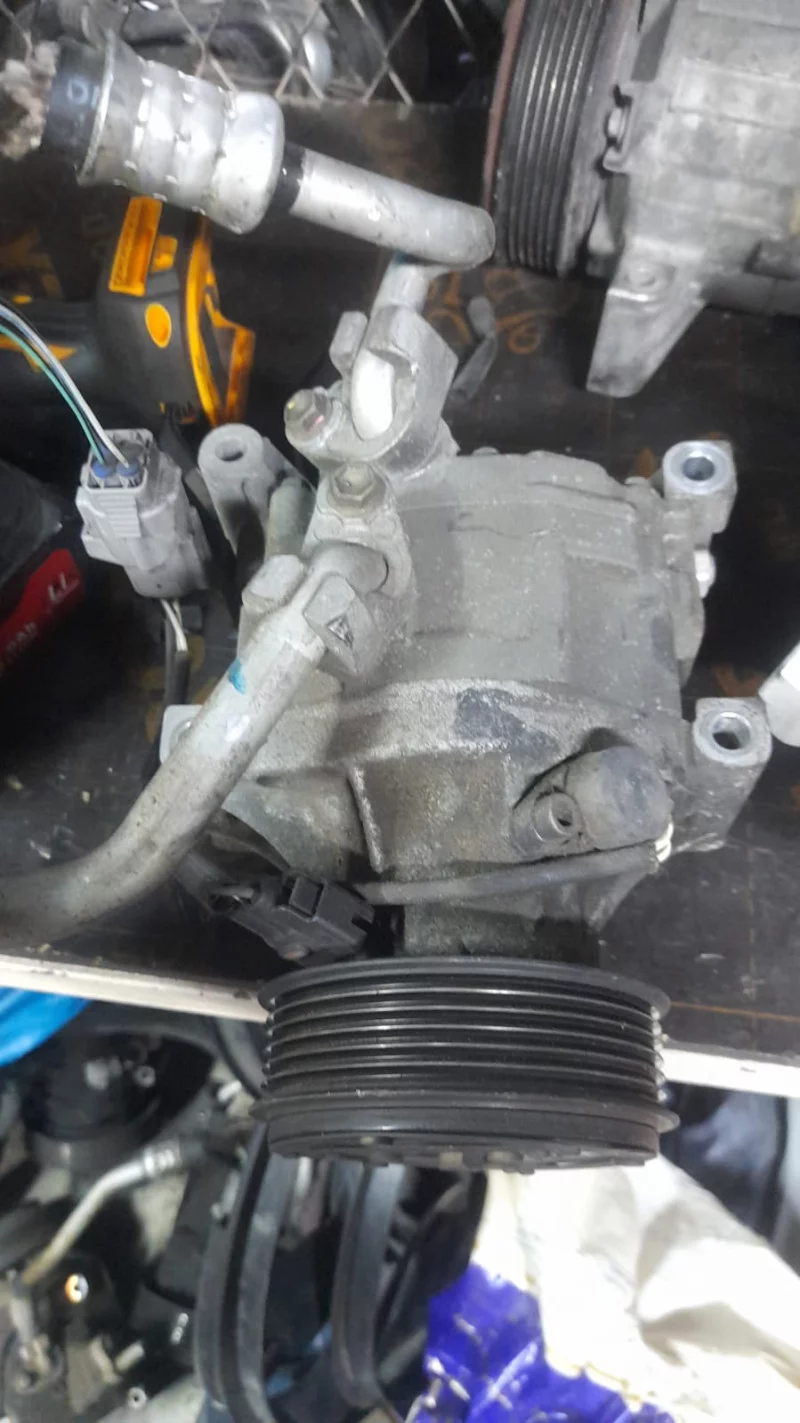 A/c Compressor For Toyota Corolla 1 8 | 2008 2015 in Sharjah Industrial Area 6, Sharjah Dismantles