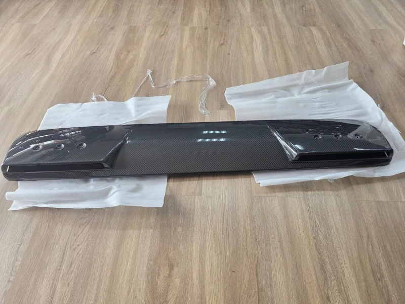 Carbon Fiber Roof Spoiler For Mercedes G Class W463/ W463a 2019+ in Al Sajaa Industrial Area, Sharjah Dismantles