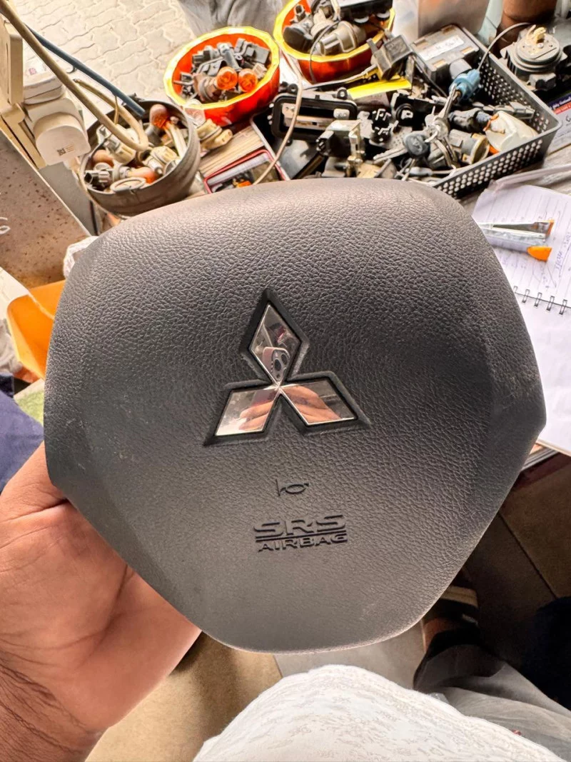 Steering Wheel Airbag For Mitsubishi Atrec 2018 Black in Sharjah Industrial Area 6, Sharjah Dismantles